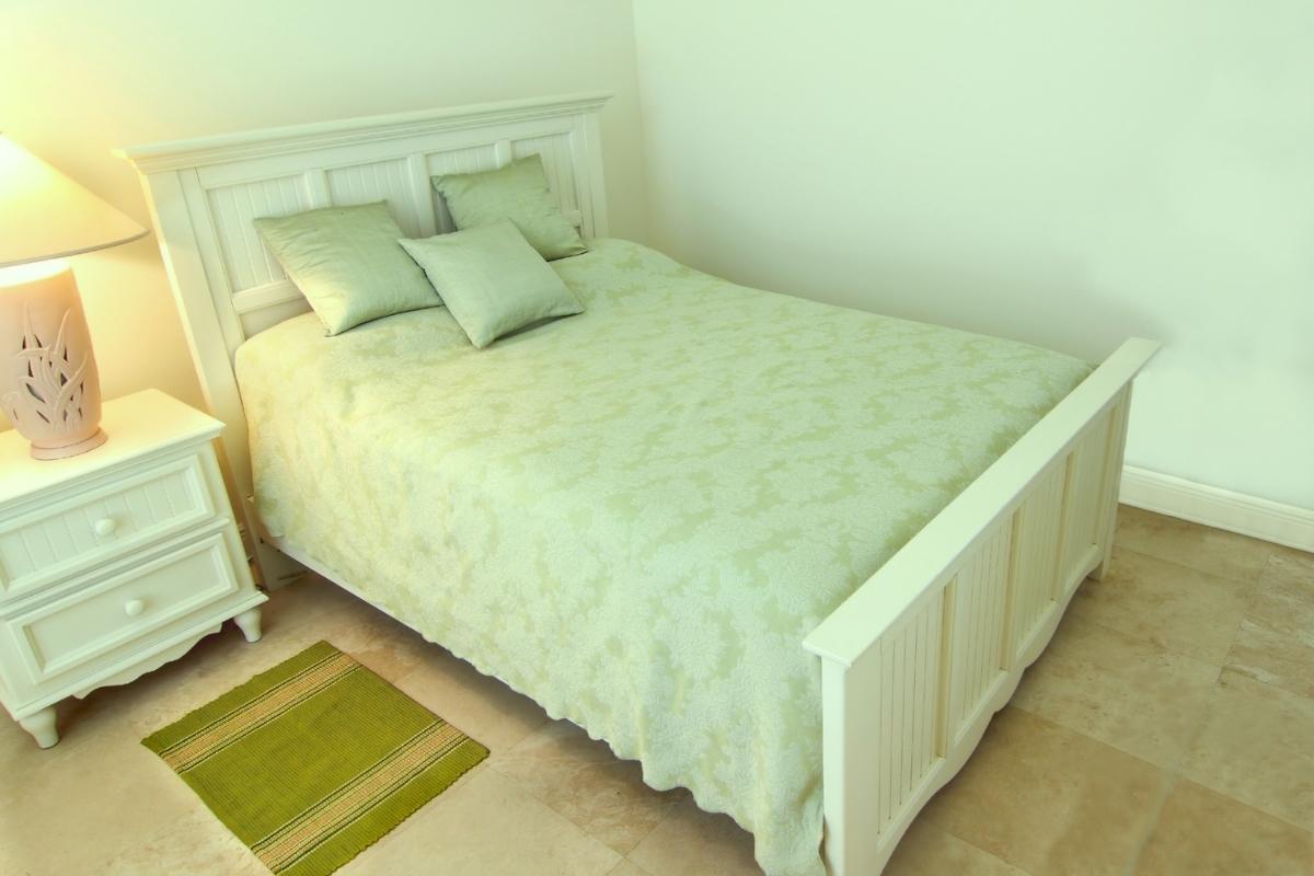 No Closet? No Stress! 10 Small Bedroom Storage Ideas You’ll Love